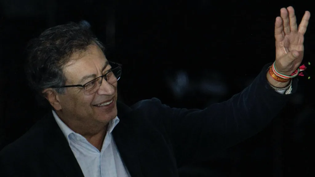 Petro responde a la senadora Cabal por acusaciones 