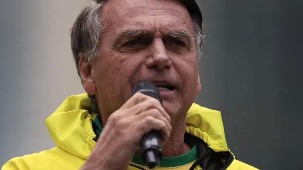 Bolsonaro: notificado en hospital 