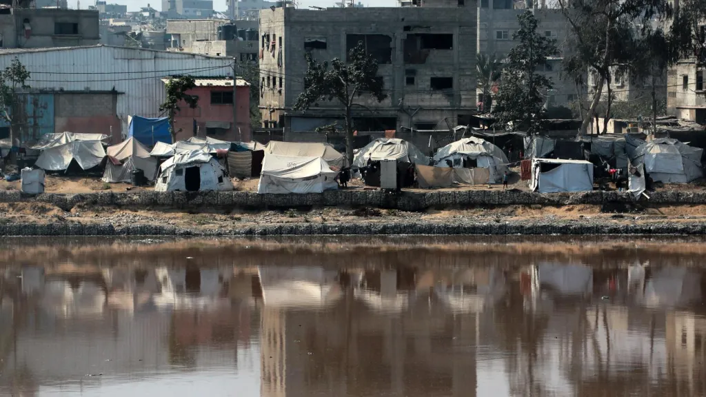Emiratos Árabes Unidos quiere transportar agua potable a Gaza por medio de una tubería
