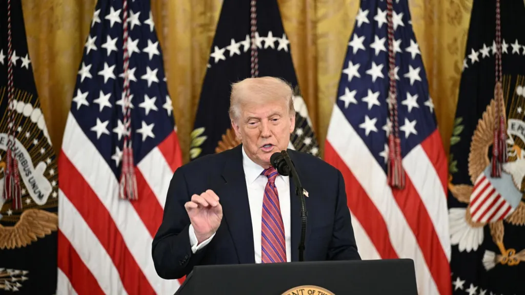 Donald Trump demandó a The Wall Street Journal por caso Epstein