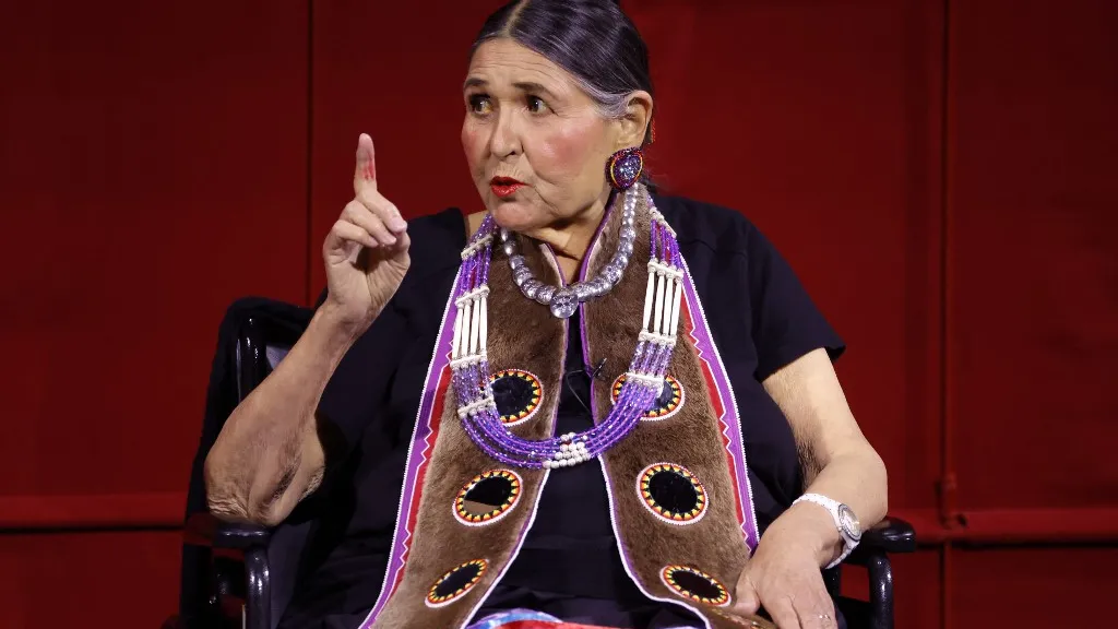 Murió actriz Sacheen Littlefeather