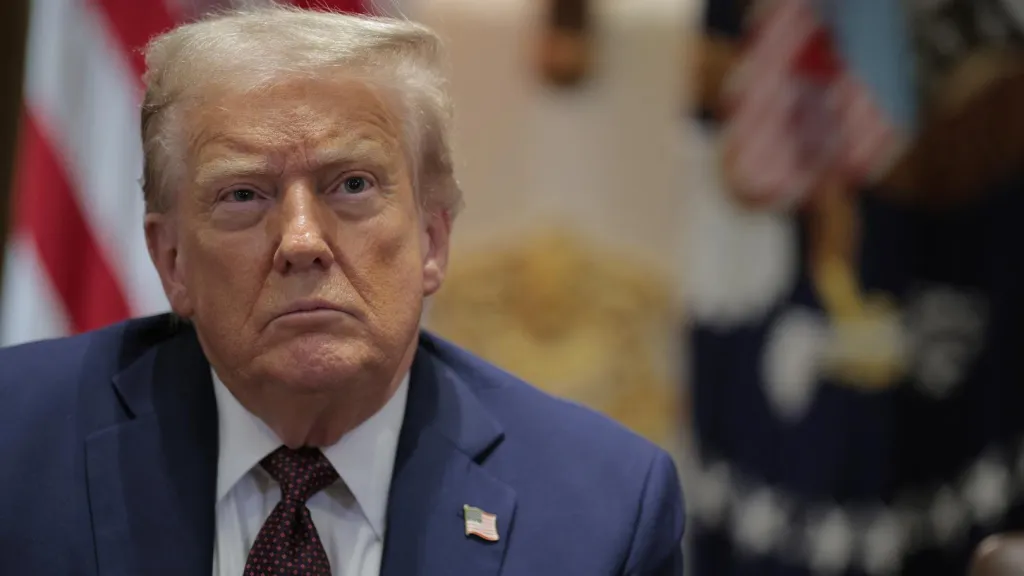 Trump propone limitar visas estudiantes periodistas estados unidos