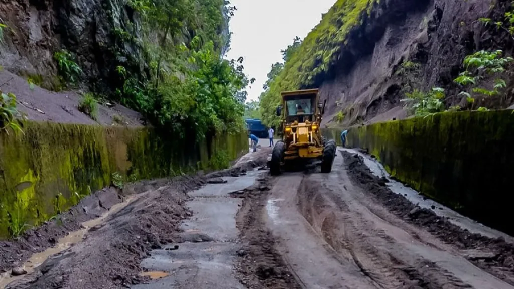 Habilitada la vía San Vicente del Caguán-Neiva