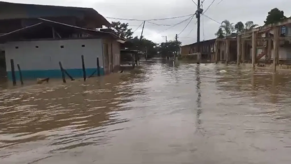 Desbordamiento del río Caunapi en Tumaco