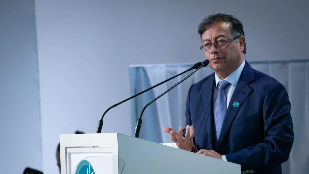 Presidente Petro llama a consultas al embajador colombiano en EEUU
