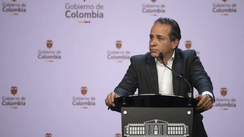 "Robo del siglo" 12 billones perdidos regalías análisis Noches de Opinión