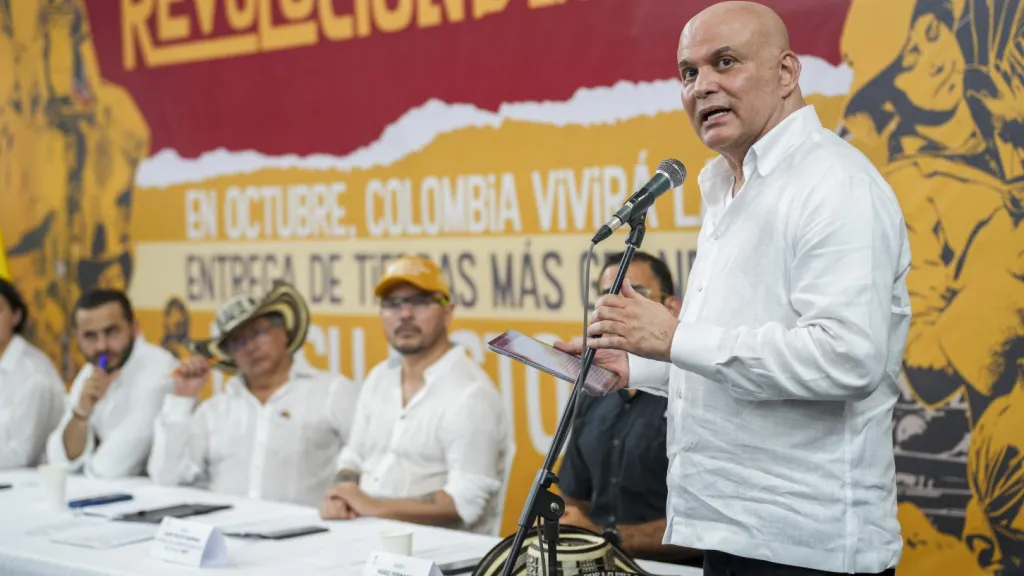 Salvatore Mancuso HOY entrega de tierras Montería