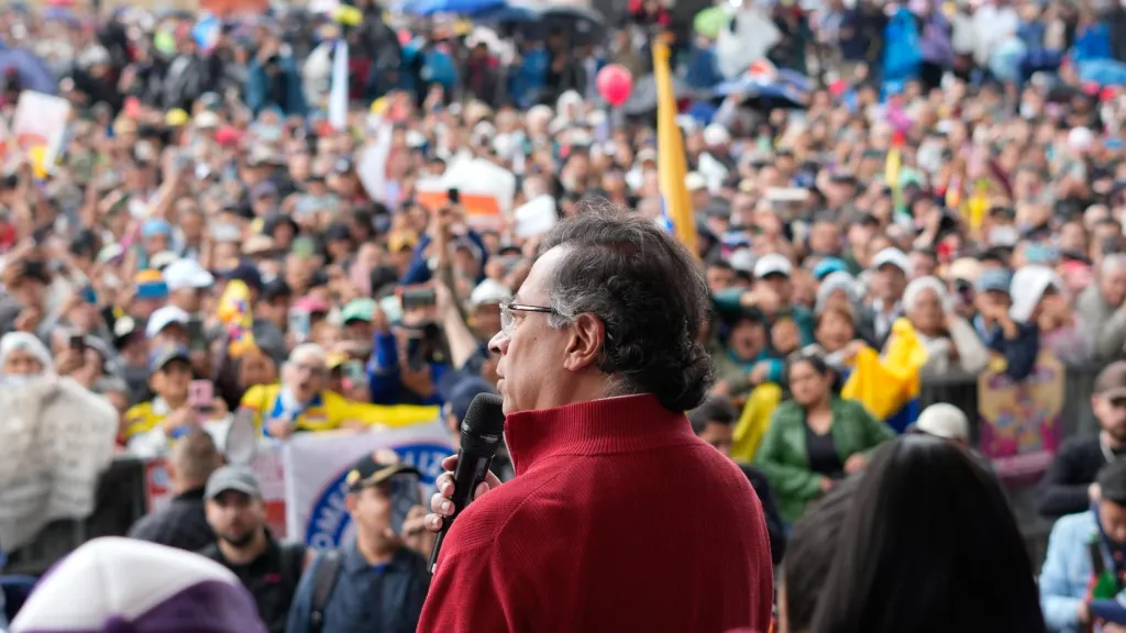 Presidente Petro discurso en movilización: reformas sociales y consulta popular