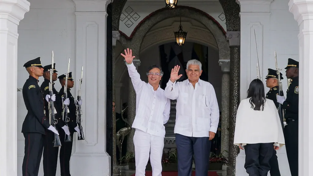 Los presidentes Petro y Mulino hicieron énfasis en la protección y el respeto a los derechos humanos de los migrantes. / Foto: Presidencia de la República.