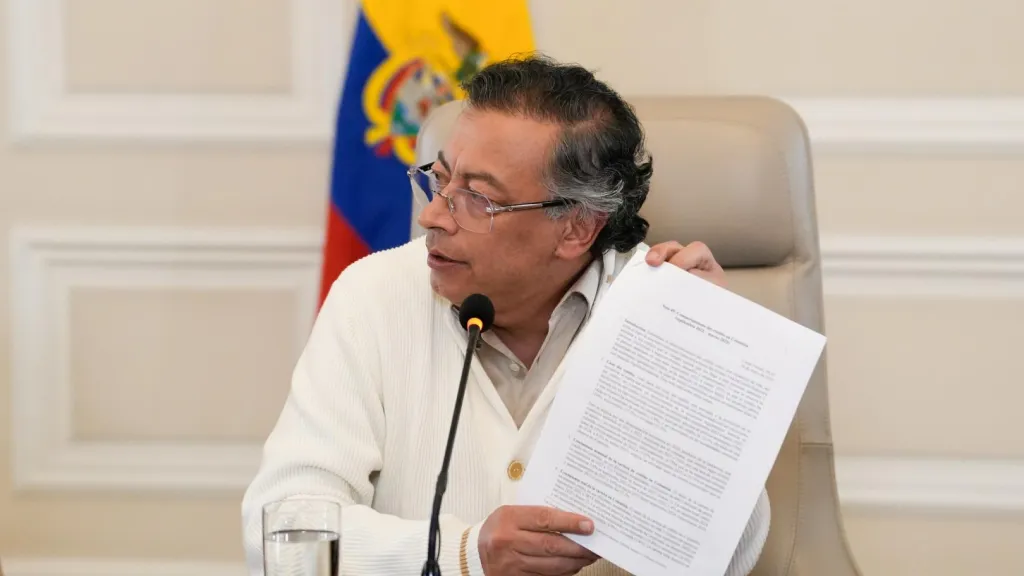 Gustavo Petro pidió a sus ministros que firmen decreto de la consulta popular
