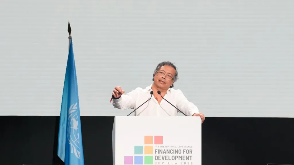 Petro denuncia a Álvaro Leyva ante la Fiscalía por conspiración e instigación a delinquir