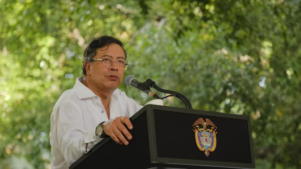 Condena a Uribe: presidente Petro defiende a Tribunal Superior de Bogotá 