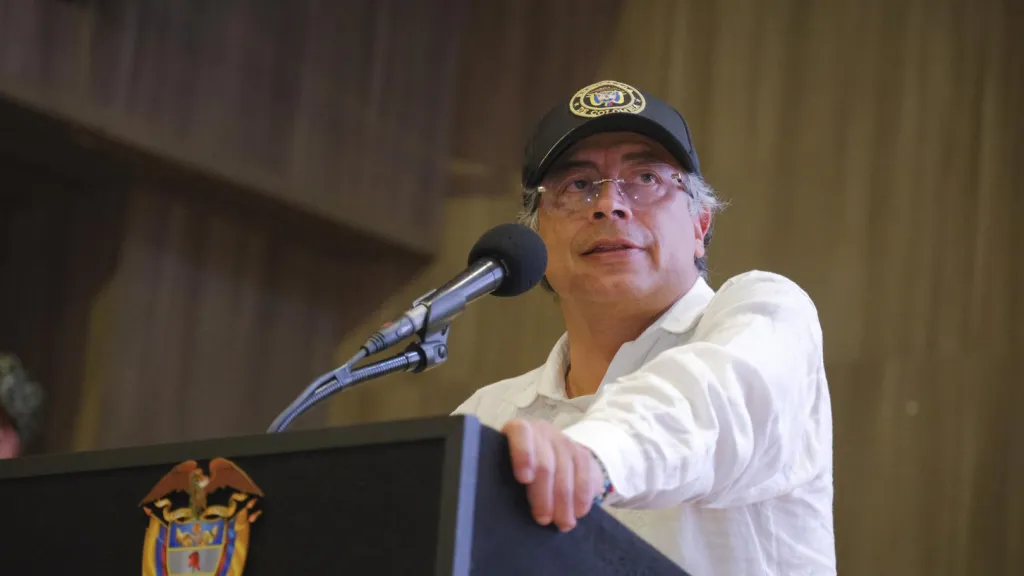 Petro denuncia mentiras sobre ley de financiamiento 2025