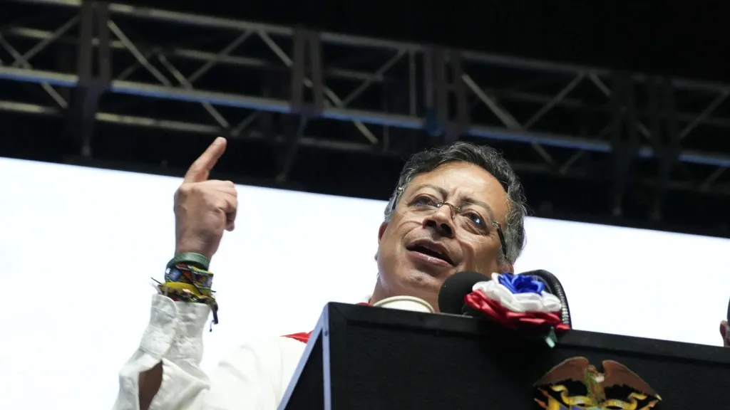 Constituyente: Petro anuncia recolección de 2,5 millones de firmas para impulsar reformas sociales