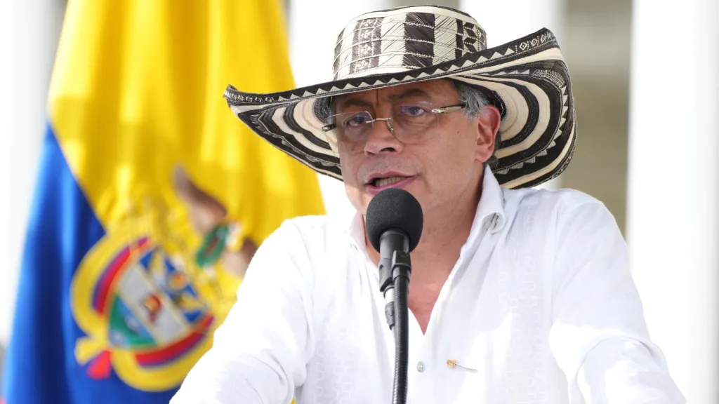 Petro cita a Sony Thāng y afirma que la guerra contra las drogas es una estrategia de control sobre América Latina
