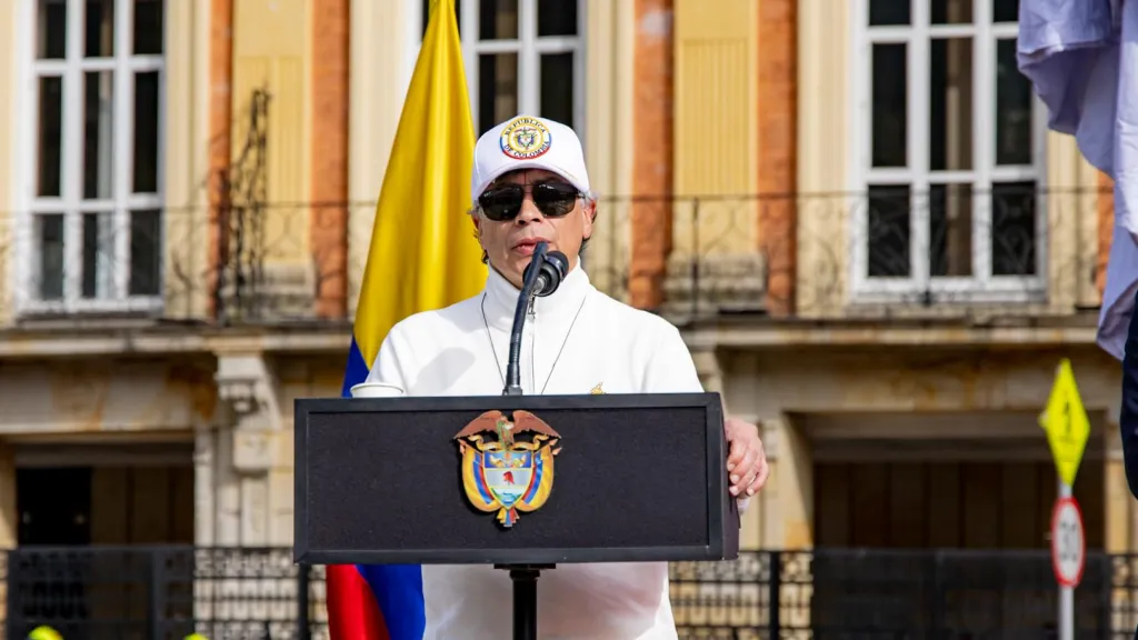 Petro inicia empalme y cuestiona resultados electorales