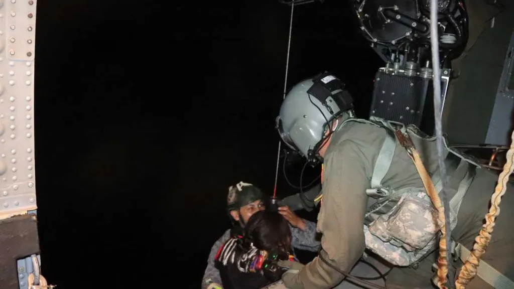 Rescatan a dos tripulantes de una avioneta accidentada en el Guainía 