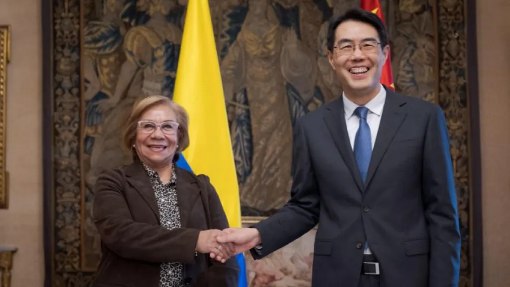 Acuerdos Colombia China cooperación energética y digital 