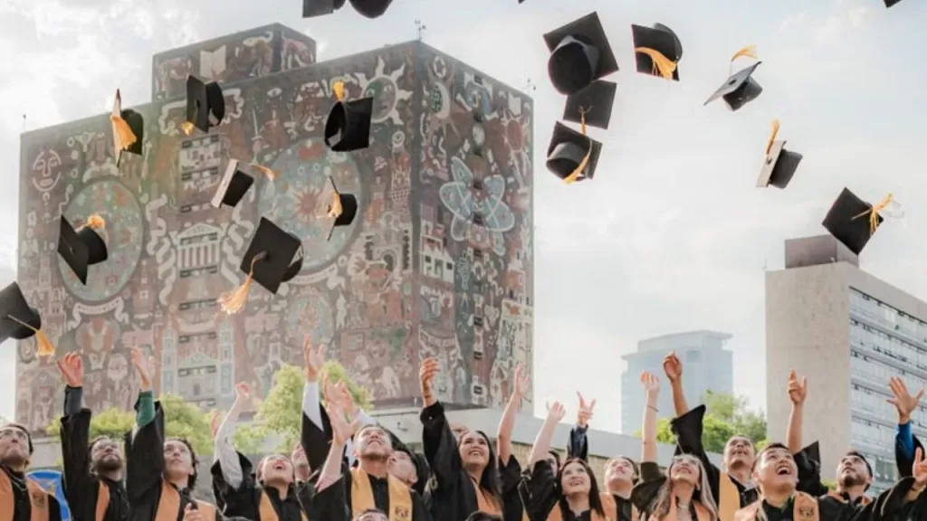 Conoce los requisitos y las fechas de la beca de Harvard Kennedy School, que ofrece matrícula completa para estudiantes de maestría.