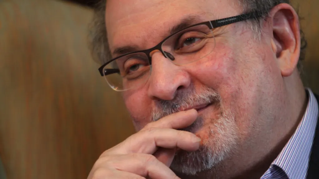 Salman Rushdie fue atacado antes de dar una conferencia en Nueva York