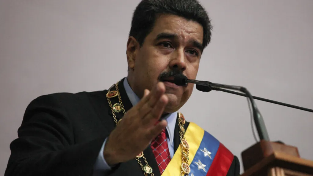 Nicolás Maduro cambia a embajador en Colombia