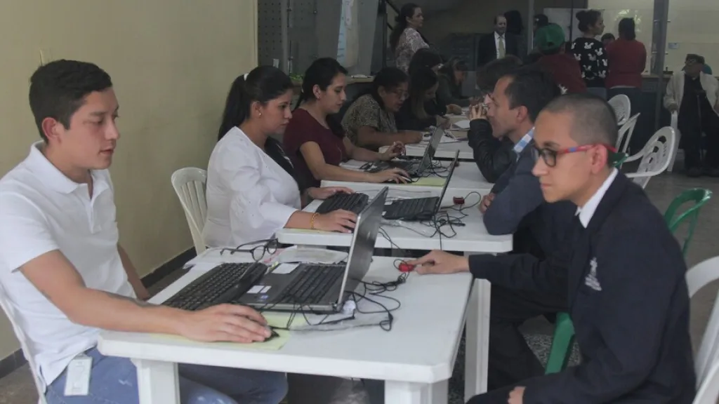  Inscripción de cédulas para las elecciones de octubre