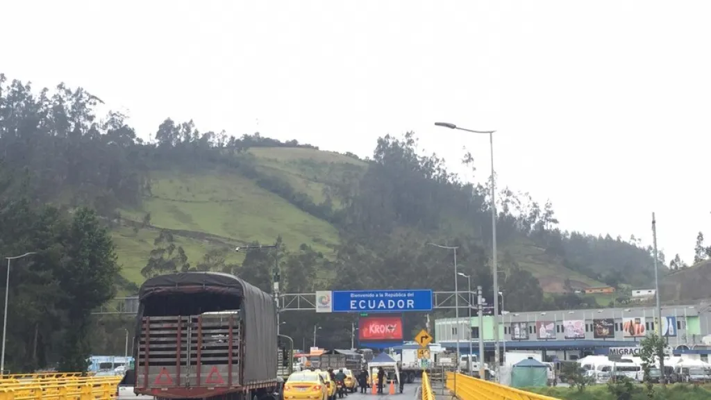 Emergencia en Cauca: Ecuador permitirá el paso de gasolina a Colombia 