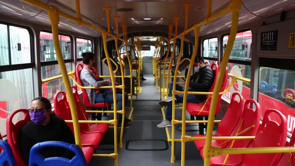 Ofrecen recompensa por responsable de asesinar a un joven en Transmilenio