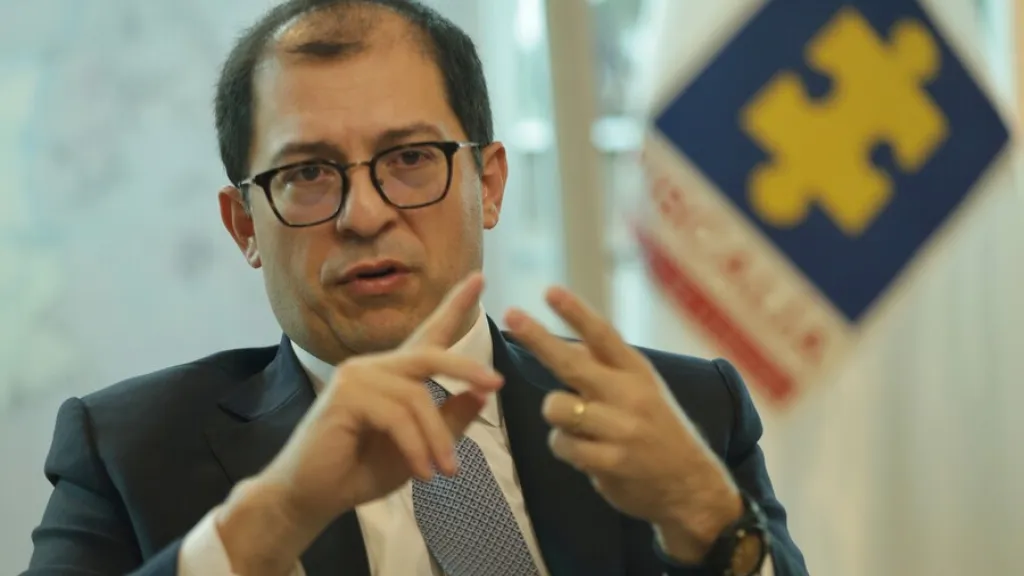 Fiscal Barbosa: avión en el que viajaba tuvo que aterrizar de emergencia