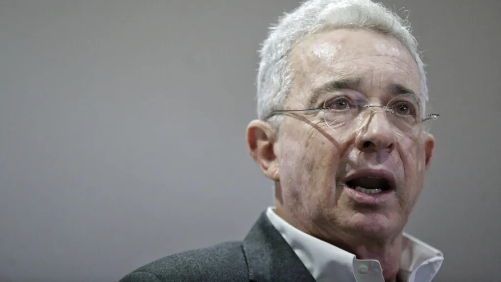 Álvaro Uribe: Corte mantiene su condición de imputado