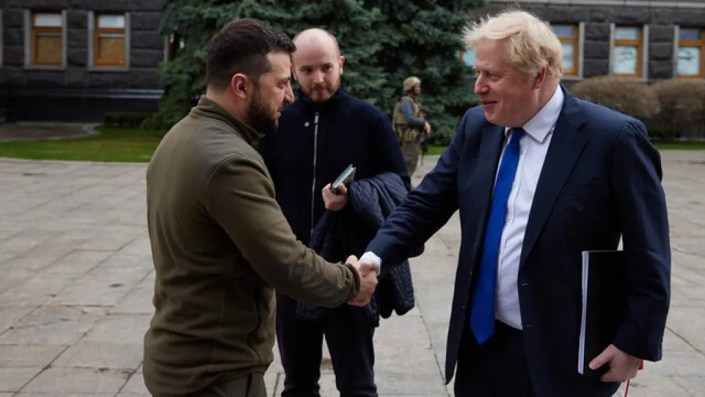 Guerra en Ucrania:  Boris Johnson se reunió con Volodimir Zelenski