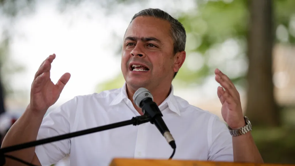 Diálogos Petro con Eln: “Una negociación es un error jurídico", Restrepo