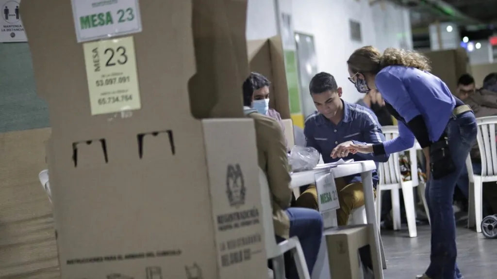 Elecciones Colombia 2023: baja inscripción en mesas de votación