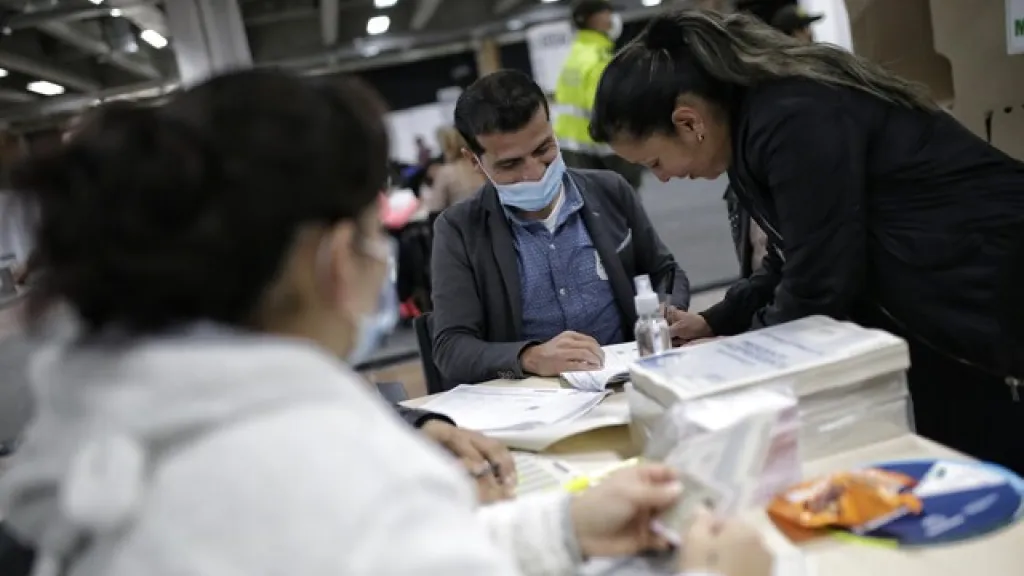 Más de 134 mil colombianos han votado en segunda vuelta en el exterior
