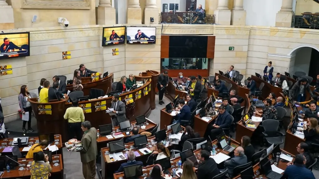 Senado debate la creación del Ministerio de la Igualdad