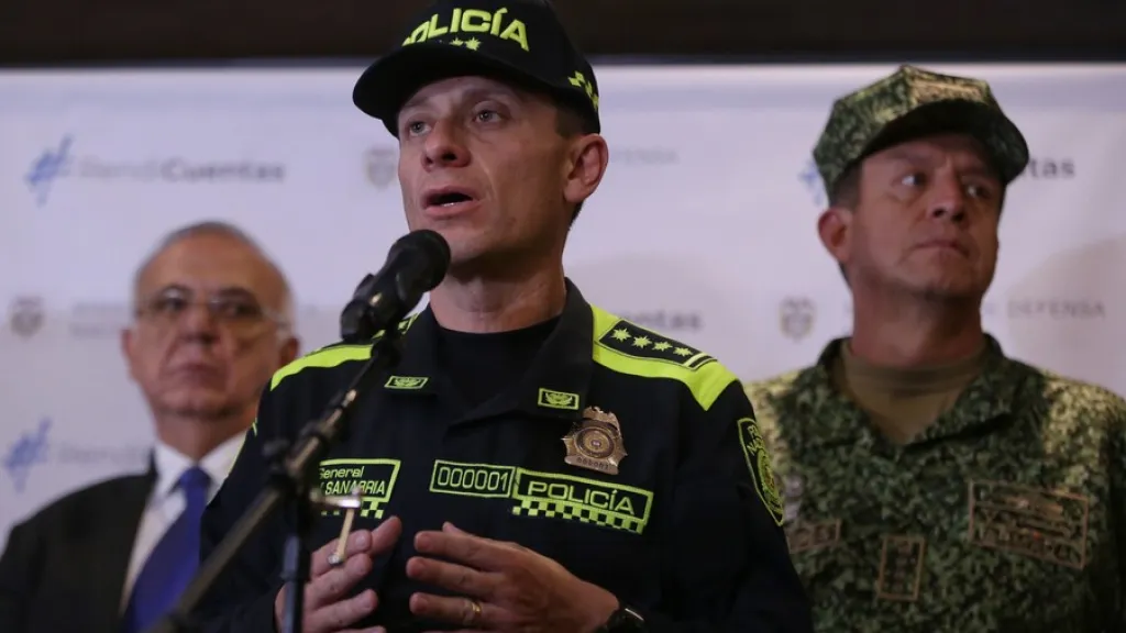 General Henry Sanabria sale de la dirección de la Policía Nacional