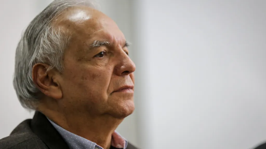 Ministro de Hacienda cree que es momento de bajar tasas de interés 