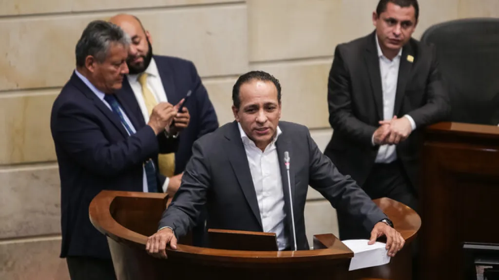 Alexander López, elegido como nuevo presidente del Senado por 44 días