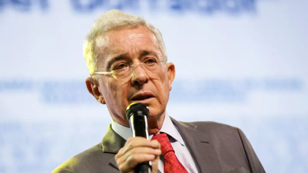 Expresidente Uribe rindió versión libre por masacre de El Aro