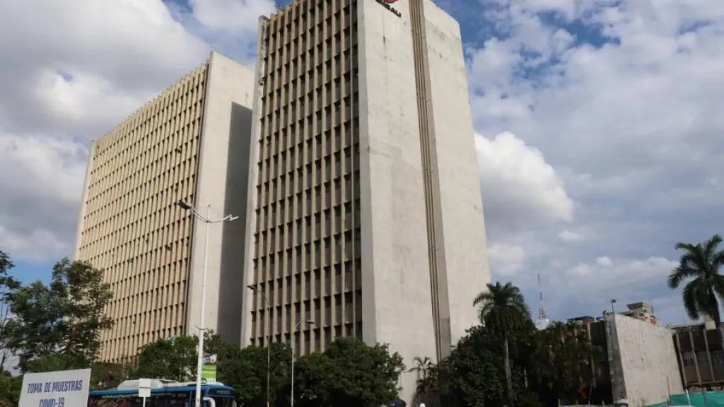 Investigación Emcali procesos de contratación