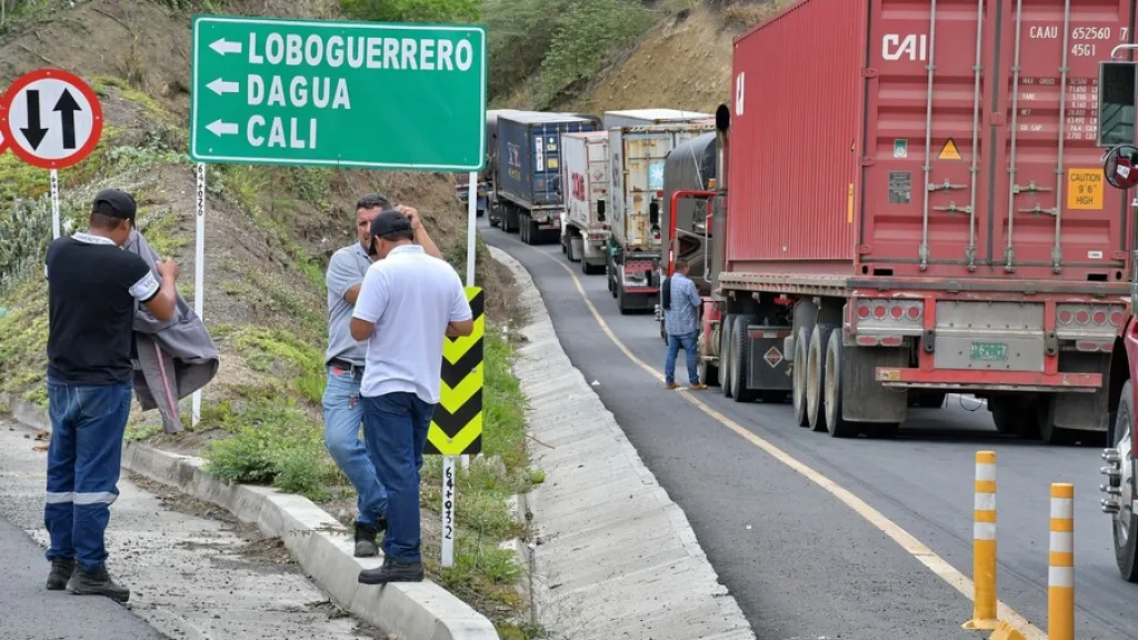 Levantan temporalmente el bloqueo de la vía Buga - Buenaventura