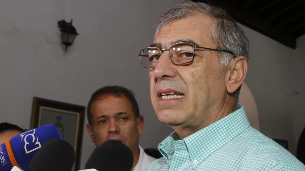 Corte revocó orden de arresto contra William Dau