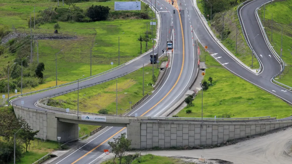 Vía al Llano hoy: abierta para vehículos de carga