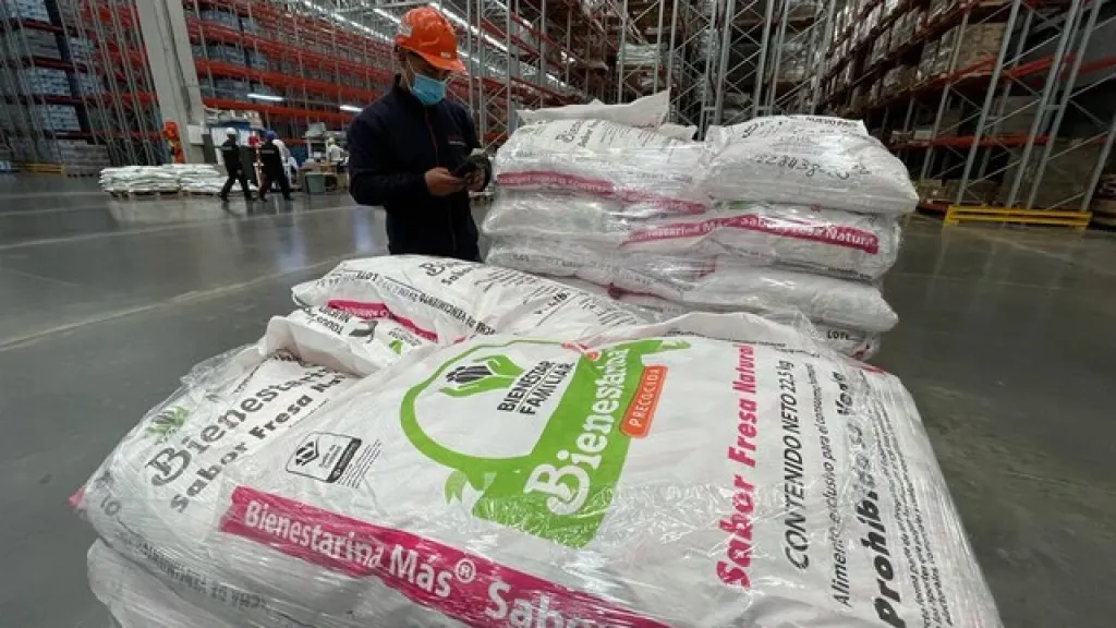 Bienestarina se produciría en Colombia: presidente Petro
