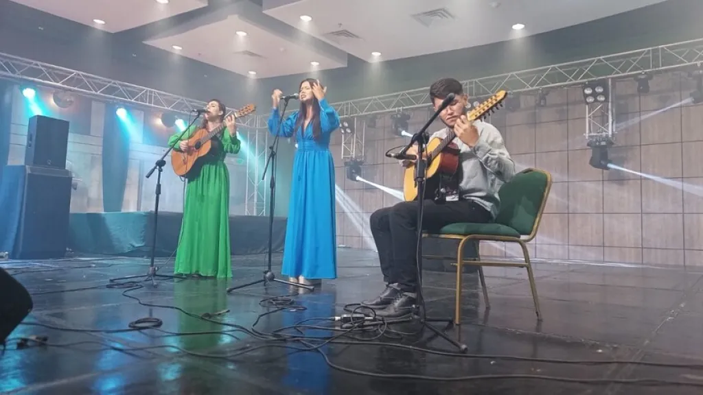 Planes en Ibagué: jóvenes en el Festival de Música Colombiana
