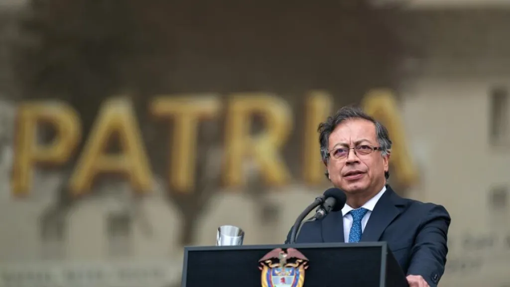 Se deben tener nuevas capacidades de la Fuerza Pública para combatir el narcotráfico | Gustavo Petro