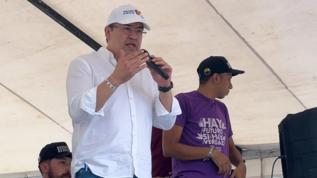 Ministro del Interior se reúne con familias de jóvenes de la primera línea en Cali