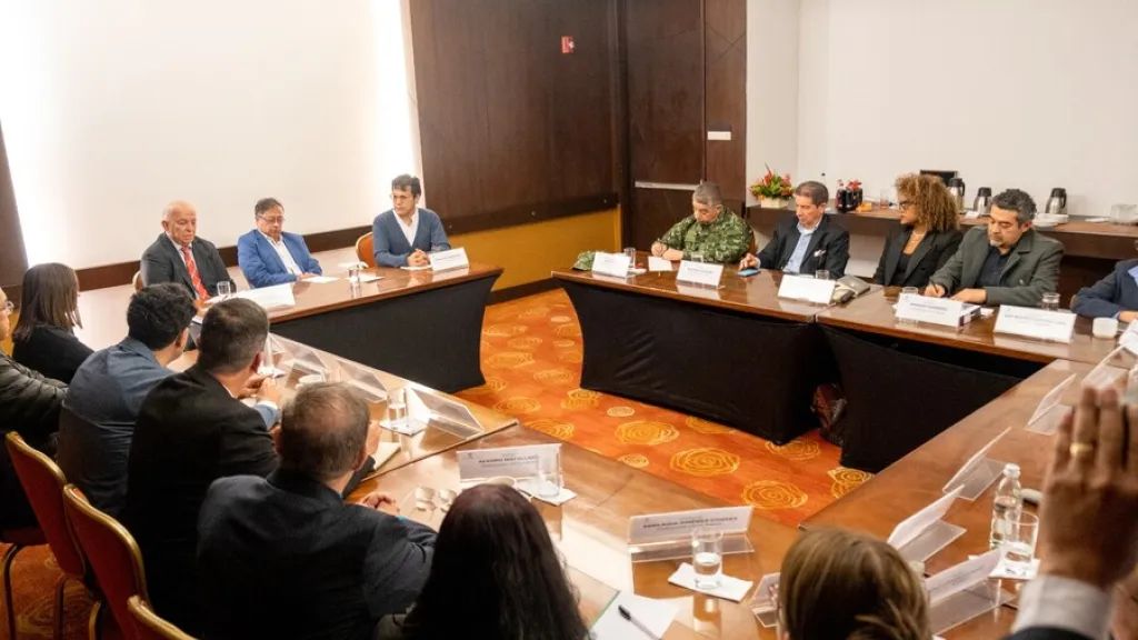 Reunión Petro y delegación negociadora del gobierno con el Eln