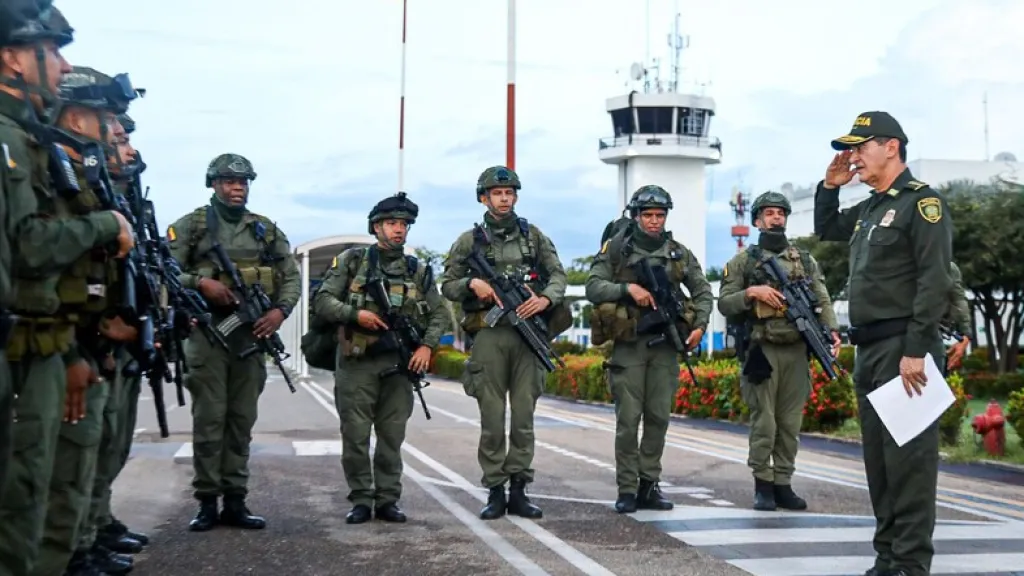 general William René Salamanca, director general de la Policía. Secuestro del padre de Luis Díaz.