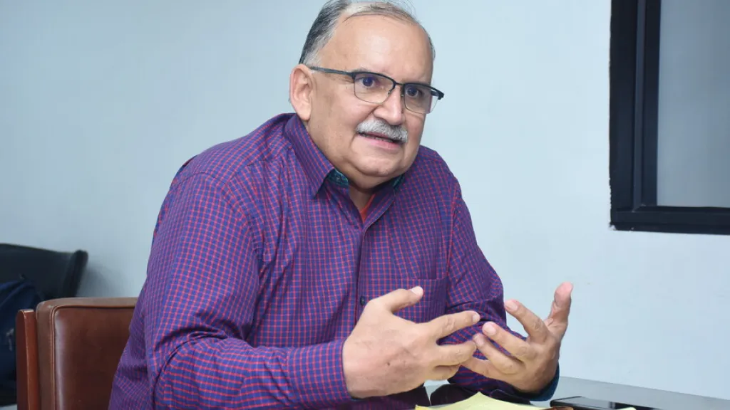 Renuncia de Carlos Ospina 